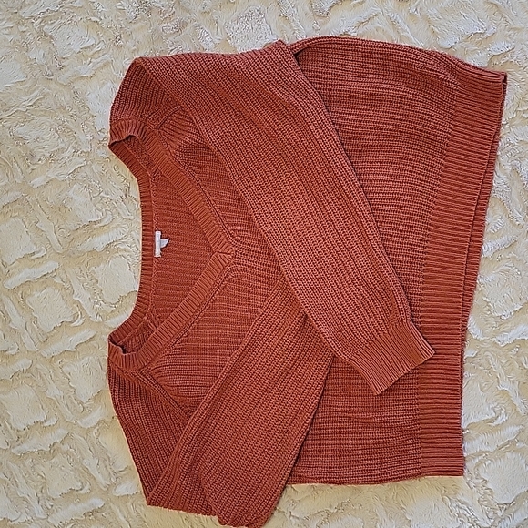 Crop Off Shoulder Sweater - Picture 1 of 5